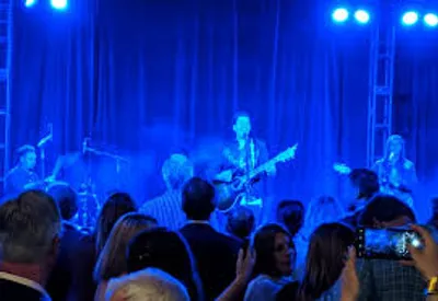 Illustration headline - Image 2