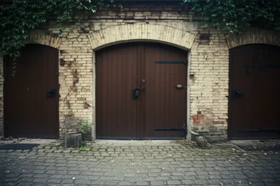 Illustration mews - Image 1