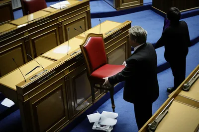 Illustration unseat - Image 1