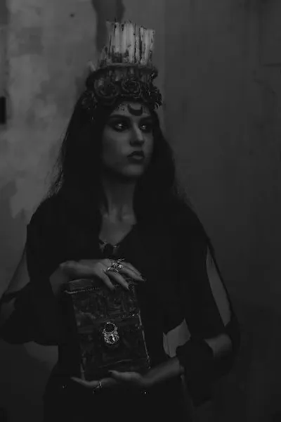 Illustration characterizes - Image 2