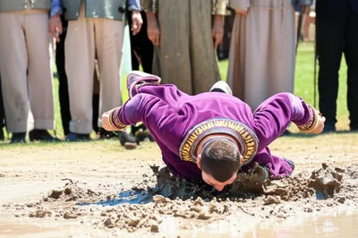 Illustration demeaning - Image 1