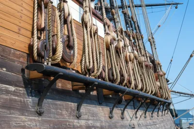 Illustration chains - Image 1