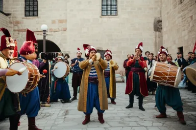 Illustration band - Image 1