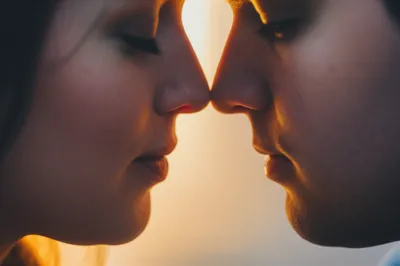 Illustration kissing - Image 1