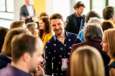 Illustration escort - Image 1