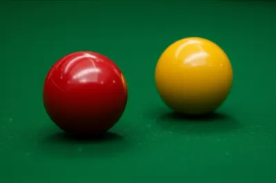 Illustration glancing - Image 1