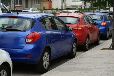 Illustration double-parks - Image 1