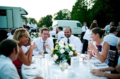 Illustration caters - Image 1