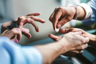 Illustration handle - Image 1