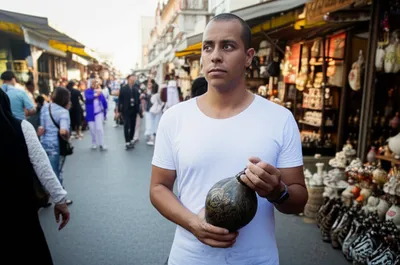 Illustration circumspect