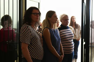 Illustration shew - Image 1