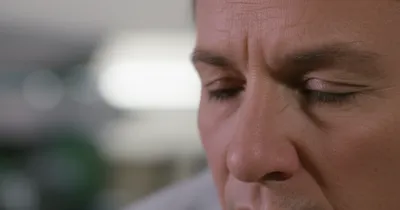 Illustration squint - Image 1