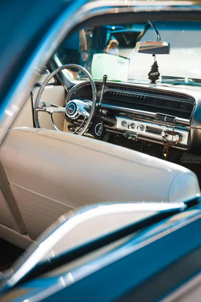 Illustration refitted