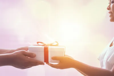 Illustration complimenting