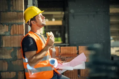 Illustration breaking - Image 1