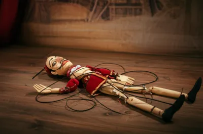 Illustration strings - Image 1