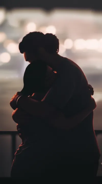 Illustration hugged - Image 1