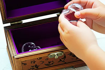 Illustration treasured - Image 1