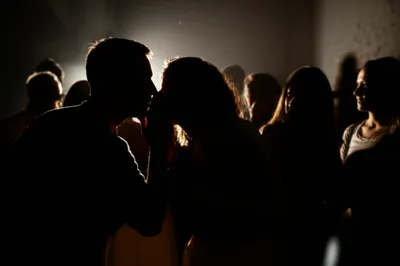 Illustration buzzed - Image 1