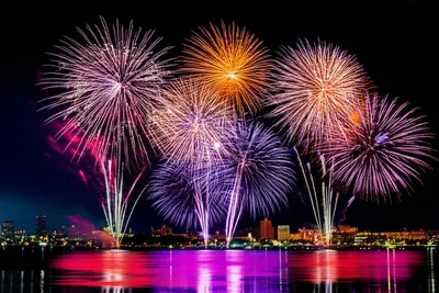 Illustration spectacularly