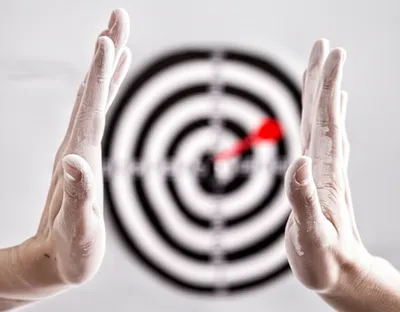 Illustration nailed - Image 1