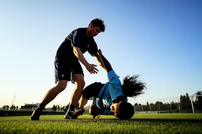 Illustration tackle - Image 1