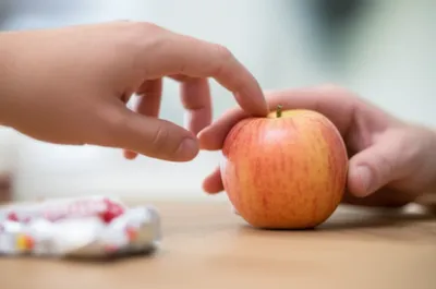 Illustration nudge - Image 1