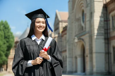 Hình ảnh minh họa alumna - Ảnh 1