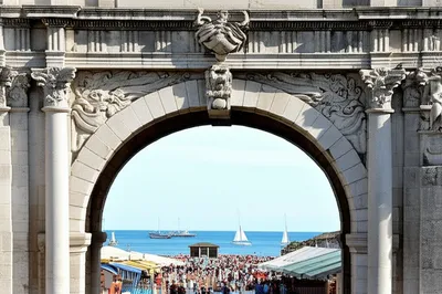 Illustration ports - Image 1