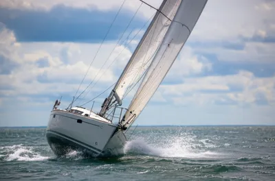 Illustration gybing - Image 1