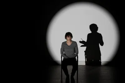 Illustration interrogates