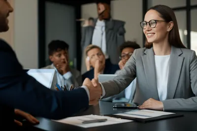 Illustration ploy - Image 1