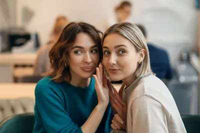 Illustration gossip - Image 1