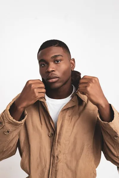 Illustration fisted - Image 2