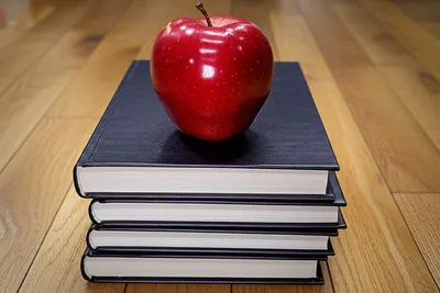 Illustration capped - Image 1