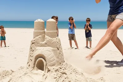 Illustration trashing - Image 1