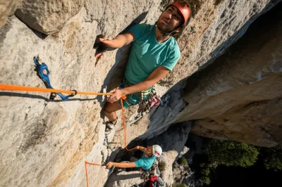 Illustration belayed - Image 1