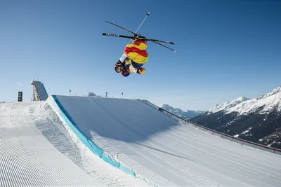 Illustration aerialist - Image 1