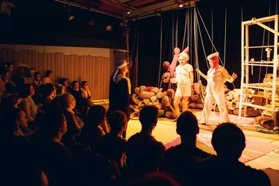 Illustration fringe - Image 1