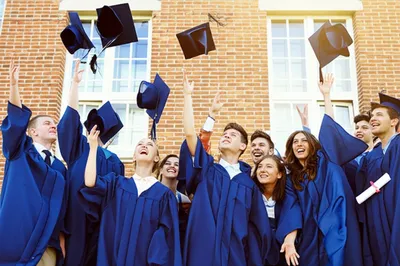 Illustration graduates - Image 1