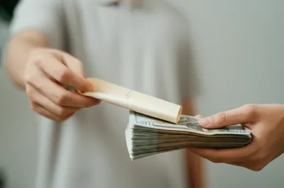 Illustration does - Image 1