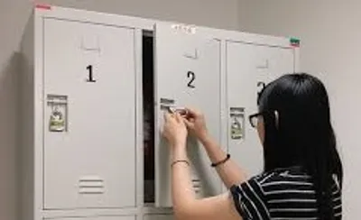 Illustration locker - Image 2