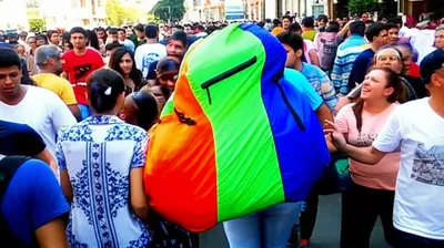 Illustration obtruding - Image 1