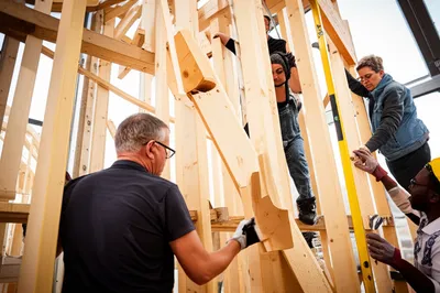 Illustration assembles