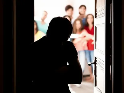 Illustration mistrust