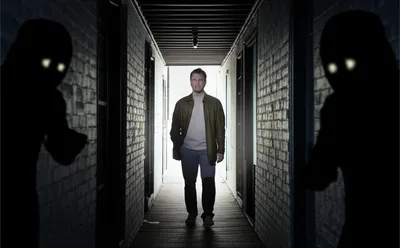 Illustration accosted - Image 1