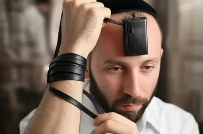 Illustration lay - Image 1