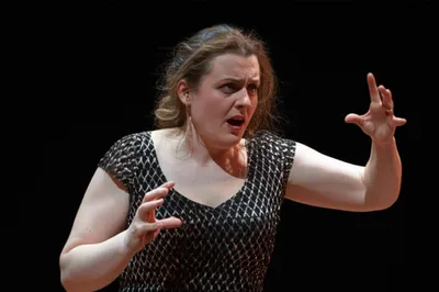 Illustration actress