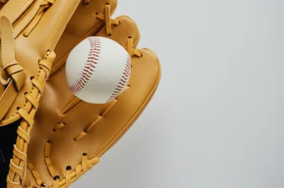 Illustration glove - Image 1