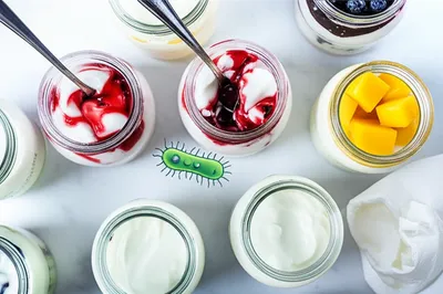 Illustration yogurts